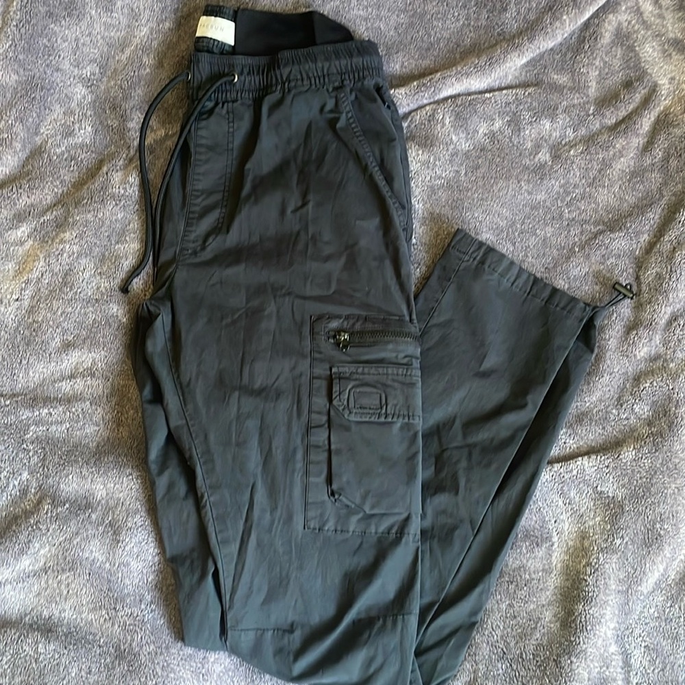 Pacsun men’s skinny cargo pants. Size small